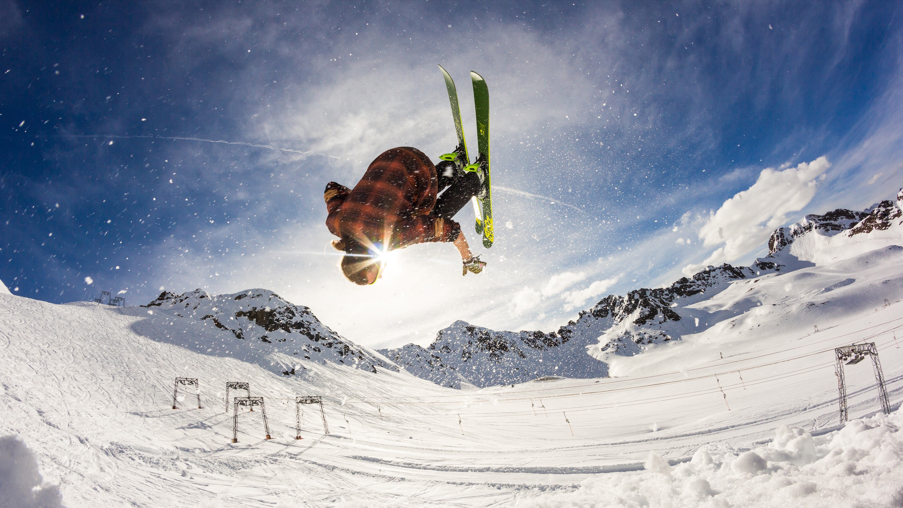 开云体育-闪电战!皇马开场5分钟狂轰两球,哈兰德防线沦为笑柄,闪电战!皇马开场5分钟狂轰两球,哈兰德防线沦为笑柄